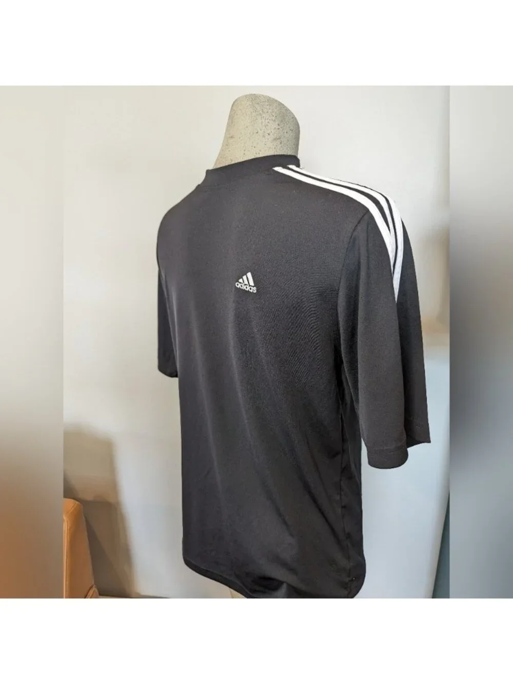 ADIDAS 3 Stripes tech t-shirt Mid weight Size M
